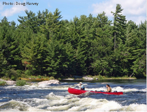 Pagayer sur la rivière des Français